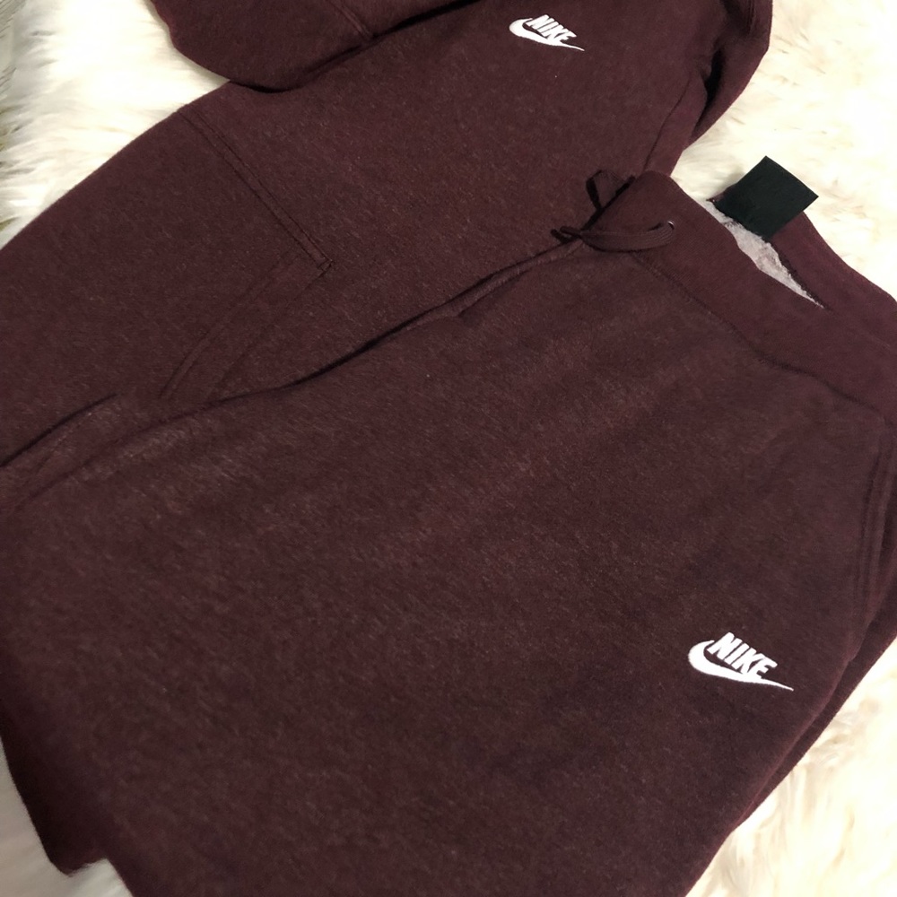 Nike Women’s 2x Nike Jogging Suit